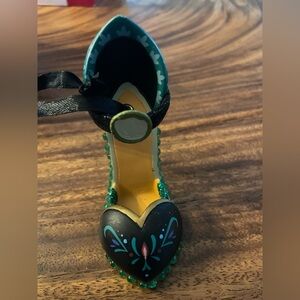Disney Frozen Anna shoe ornament , new w no tag. Disney parks.